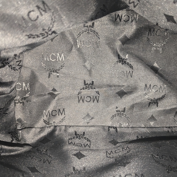 💰 !SALE! 💰 MCM Black Pebbled Calf Leather Drawstring Backpack - Picture 11 of 13